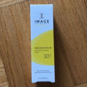 Image Skincare Daily tinted moisturizer 30+